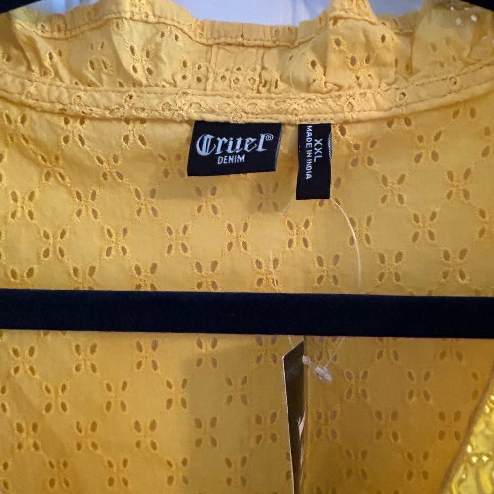 Chic Yellow Eyelet Ruffle Blouse - Picture 3 of 5